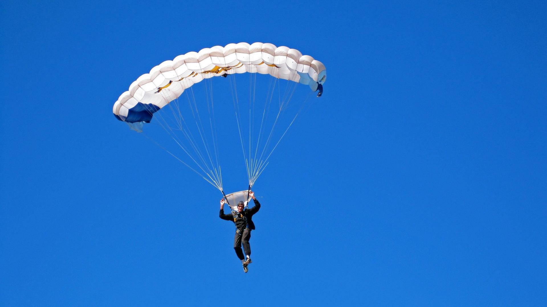 黄蜂振翅破长空,广厦倾颓映照CBA残酷进化论