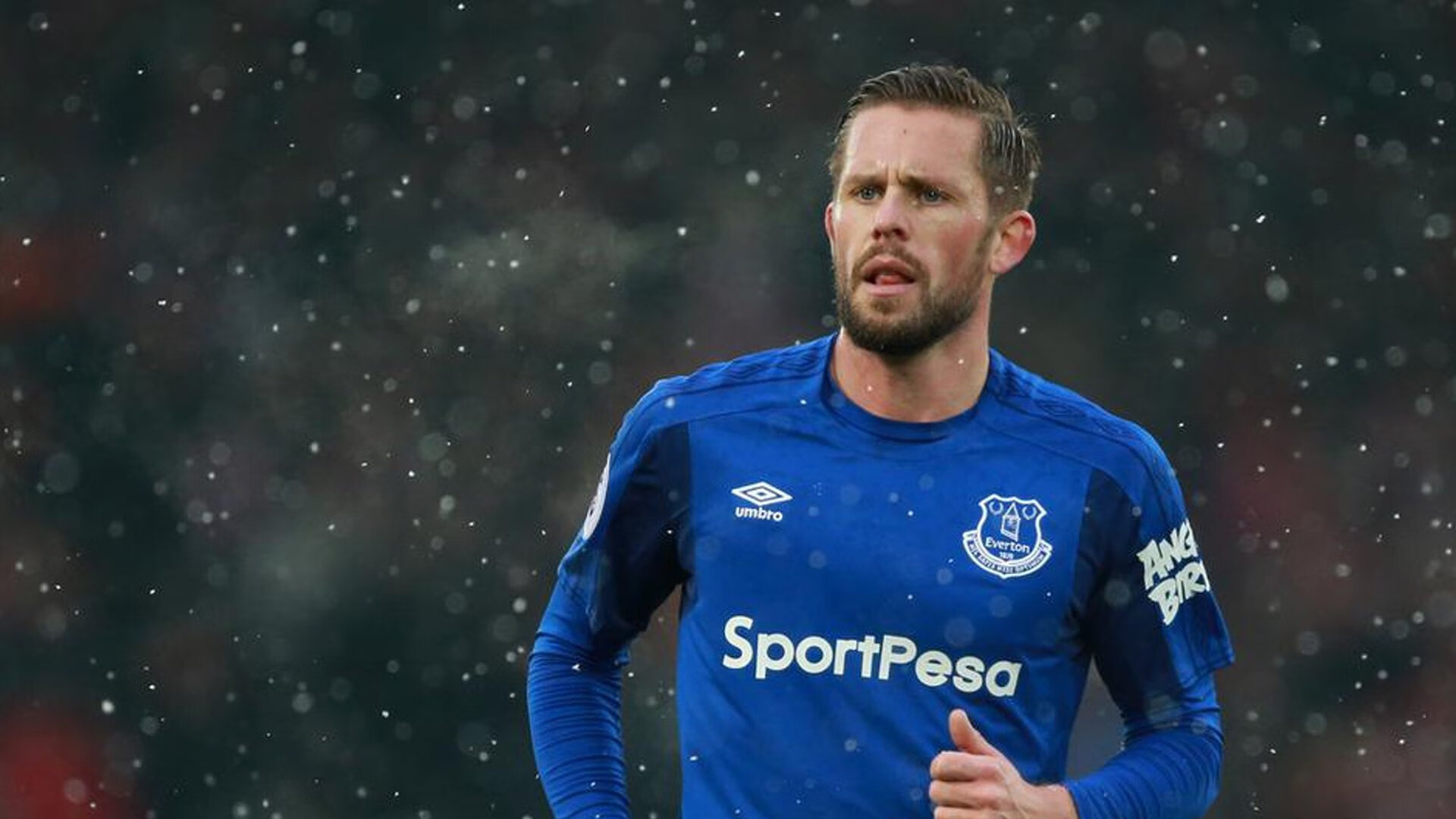 欧冠淘汰赛焦点战,勇士制霸广东队,当篮球宇宙的平行线意外交汇